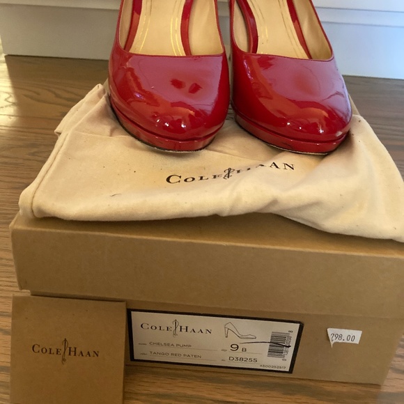 Cole Haan Chelsea Pump - Picture 3 of 5